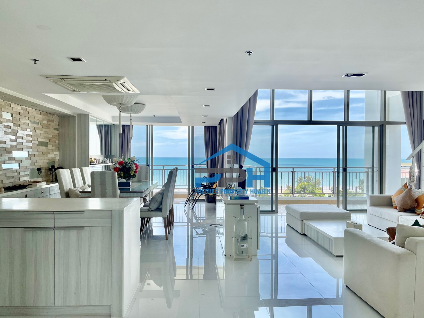 (SOLD) Penthouse for sale at Boathouse Hua Hin
