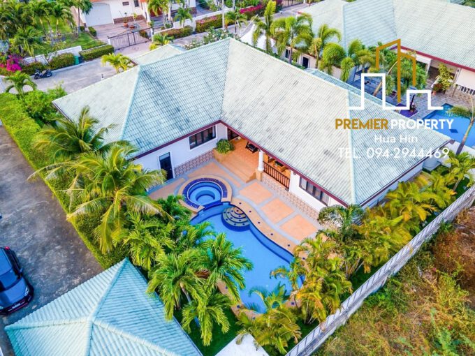 Luxurious Pool Villa For Sale At Soi Hua Hin 126
